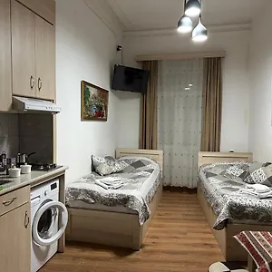 leselidze-guest-house.alltbilisihotels.com/